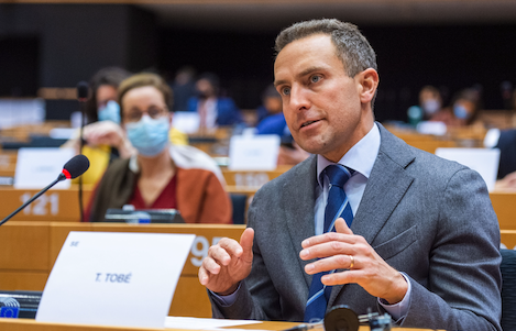 EU-svängning på gång: Fossilbilar kanske får säljas efter 2035